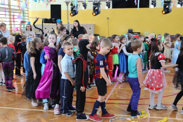 b_1024_768_0_00_images_2023_2024_WYDARZENIA_Choinka_418233855_840203051240978_5438650314426777529_n